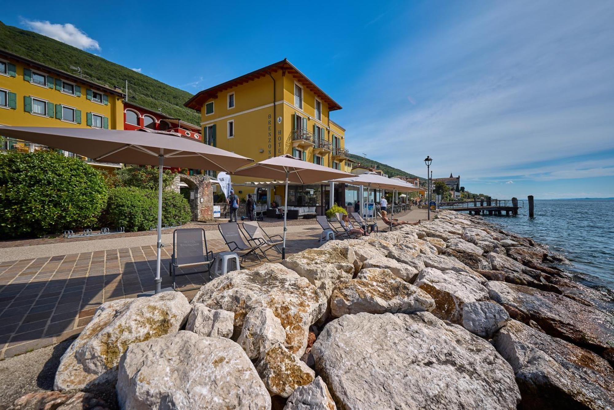 Lake Front Hotel Brenzone Eksteriør bilde